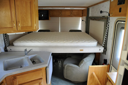 1999 Safari Trek - Interior with bed lowered 1999 Safari Trek - Interior with bed lowered