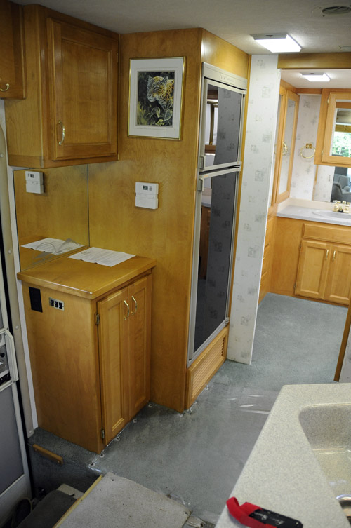1999 Safari Trek - Entry with Fridge 1999 Safari Trek - Entry with Fridge