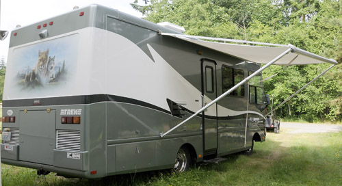 1999 Safari Trek - Awning side from the rear 1999 Safari Trek - Awning side from the rear